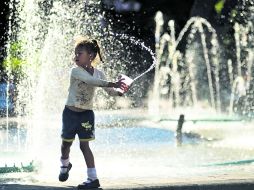 Las altas temperaturas se mantendrán unos días más, según pronóstico del Instituto de Astronomía y Meteorología de la UdeG.  /