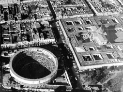 Vista aérea (años 70) donde se aprecia la plaza de toros El Progres, y el entonces Hospicio Cabañas. EL INFORMADOR /