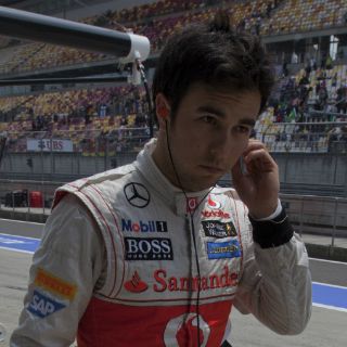 Checo Pérez quiere avanzar en Canadá