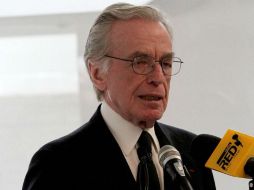 Zabludovsky revela la placa por 100 funciones de Made in México. ARCHIVO /