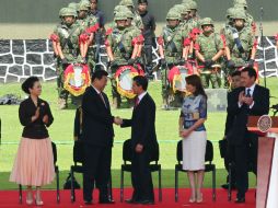 Peña Nieto recibe a  Xi Jinping en el Campo Marte. EFE /