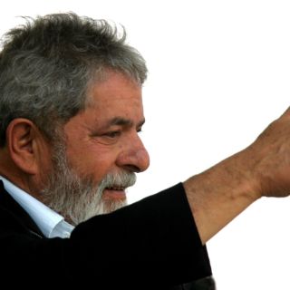 Lula llega a Lima para reunirse con Humala