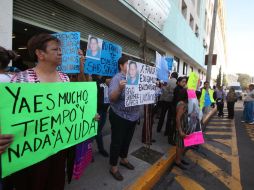 Antes de la reunión, madres de los desaparecidos se manifestaron afuera de la PGJDF. SUN /