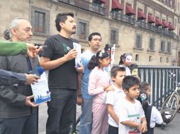 Organizaciones cilcistas, niños y grupos ciudadanos demandan acciones concretas para mejorar la calidad el aire en México ESPECIAL /