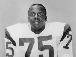 Jones es considerado por muchos como el mejor defensivo de la historia de la liga. AP /