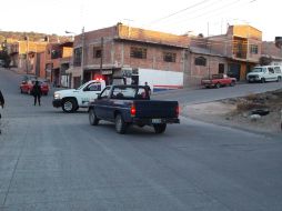 El presunto homicida fue encontrado muerto por agentes investigadores, abordo de su camioneta. ESPECIAL /