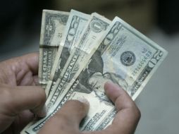 El dólar libre se vende cinco centavos más comparado con la cifra de la víspera. ARCHIVO /