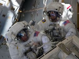 Astronautas recibaran paquetes sentimentales y vitales. ARCHIVO /