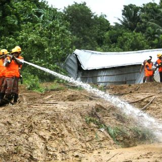 Empleados en Bangladesh enferman tras beber agua