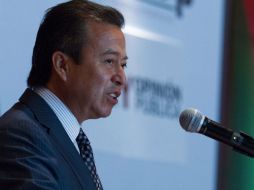 César Camacho demanda a sus homólogos del PAN y del PRD resistir la tentación de hacer del Pacto por México un rehén. ARCHIVO /