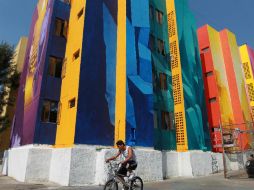 Uno de los multifamiliares de la colonia sirvió para plasmar la obra del artista urbano Mibe.  /