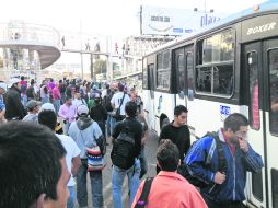 HORA PICO. Así luce Periférico Sur por la mañana, en las afueras de la estación del Tren Ligero. EL INFORMADOR /