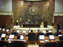 Diputados del PAN presentaron documentos que avalan los señalamientos de un posible desvío de recursos de la pasada Legislatura. ARCHIVO /