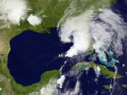 La tormenta tropical Andrea, en su avance por el Golfo de México. EFE /