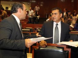 Salvador Zamora Zamora (d) propone que la iniciativa se revise también en la Comisíón de Asuntos Metropolitanos. ARCHIVO /