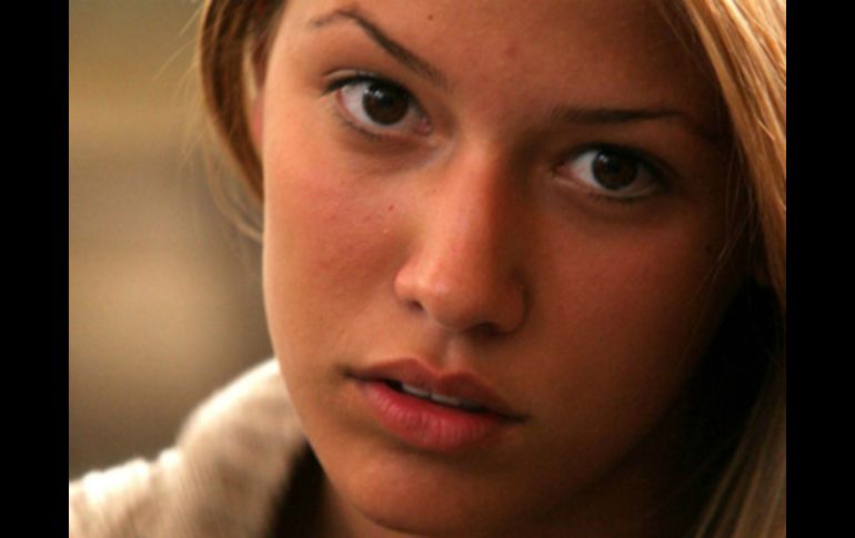 Michelle Salas asegura tener una buena relación con su padre y medios hermanos. ARCHIVO /