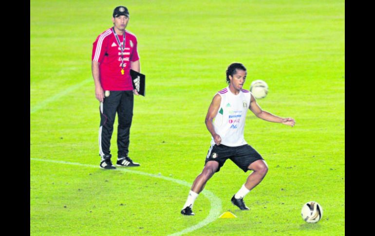 Giovani dos Santos no fue confirmado por ''el Chepo'' de la Torre para iniciar el duelo. AFP /