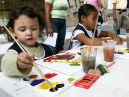 Las mamás tienen que estar atentas a cualquier molestia en articulaciones de su pequeño. ARCHIVO /