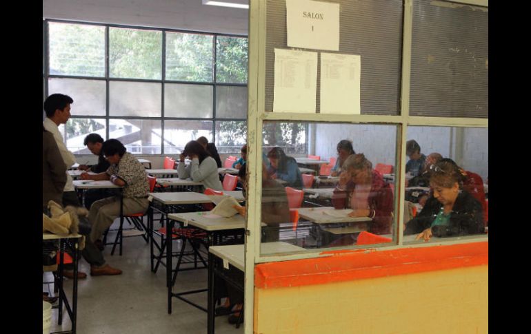 Miles de maestros promovieron amparos al estimar que se afectaban sus derechos laborales. ARCHIVO /