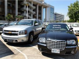 Imagen de algunos de los autos 500 autos que se pondrán en subasta. ARCHIVO /