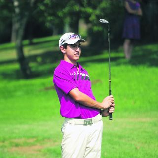 Cabarcos se afianza en la cima tras dos rondas