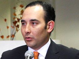 El senador Roberto Gil Zuarth -integrante del grupo calderonista- pidió una tregua de un mes a las diferentes corrientes del PAN. ARCHIVO /