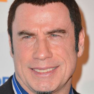 John Travolta recibe distinción de la Fuerza de Aviación de Perú