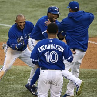 Azulejos gana luego de 18 entradas