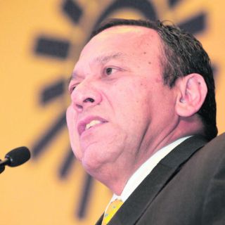 Zambrano, al PAN y al PRI: en la reforma energética no van solos