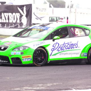 Debuta desde el puesto de honor