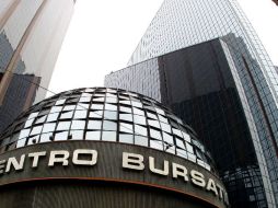 En caso de suspensiones de remate en mercados extranjerosa, la Bolsa tendrá la facultad de decretar o no la suspensión del remate. ARCHIVO /