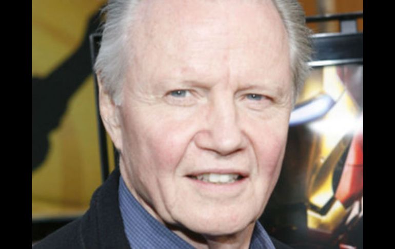 Jon Voight envía un mensaje de amor a su hija, Angelina Jolie, a quien considera muy valiente. ARCHIVO /