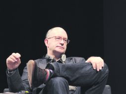 Lanchester es hijo de un banquero y desde muy niño se ha mantenido al pendiente de los movimientos financieros alrededor de mundo. ESPECIAL /