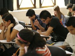 La reforma a la Ley General de la SEP establece también la obligatoriedad del Estado de garantizar la educación media superior. ARCHIVO /