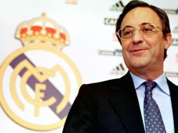 Florentino Pérez, pide a los madridistas olvidarse del estratega José Mourinho y mirar el presente. ARCHIVO /