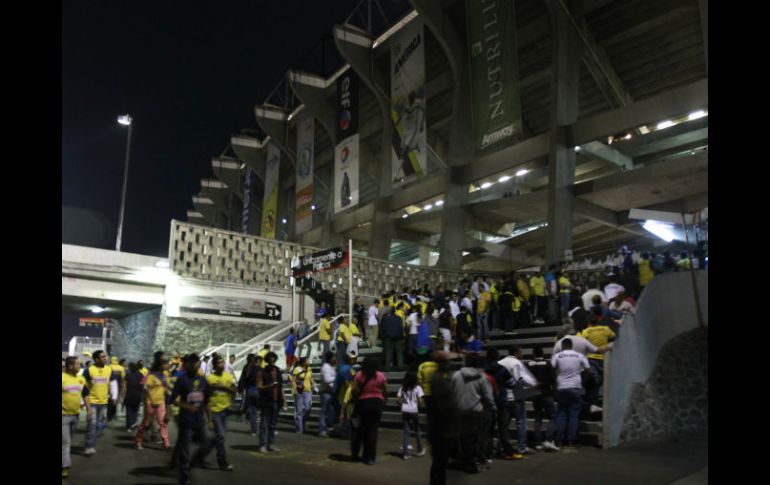 Revendedores aseguran que la selección no vende, porque no da tanto espectáculo, como sucedió con la final América-Cruz Azul. ARCHIVO /