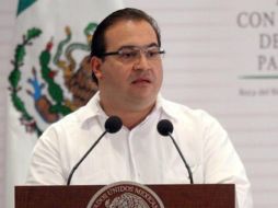 Javier Duarte es acusado de triangular recursos públicos mediante fundaciones para apoyar al PRI. ARCHIVO /