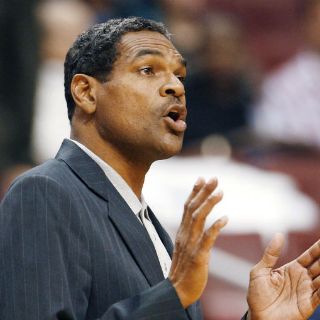 Maurice Cheeks, entrenador en jefe de Pistons de Detroit