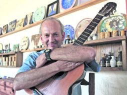 Bien acompañado. Cuarenta niños participan con Padilla en el disco. EL INFORMADOR /