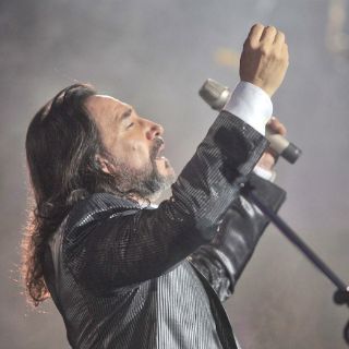 ''El Buki'' firma contrato con nuevo sello discográfico