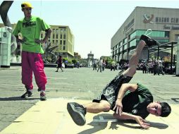 En movimiento. El curso contempla clases de break dance, hip hop, jazz street, danza clásica y contemporánea. EL INFORMADOR /