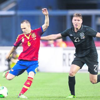 España derrota a Irlanda; Italia no puede vencer a Haití