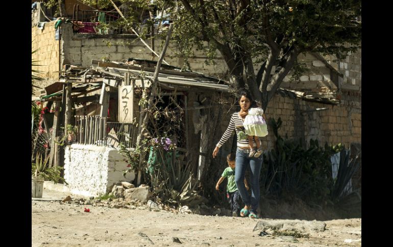 En 2010, la clase baja permanece en el 55.1% de los hogares; desarrolla su vida ahí el 59.1% de la población mexicana, según el INEGI. ARCHIVO /