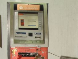 Los oficiales detectan el intento de hurto gracias a las cámaras de seguridad. ESPECIAL /