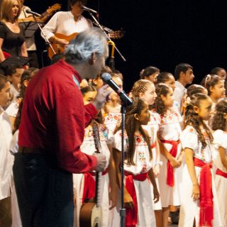 Paco Padilla se hace uno con la juventud