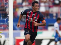 Esteban Paredes llega con el hombre gol al cuadro de Gallos Blancos. MEXSPORT /