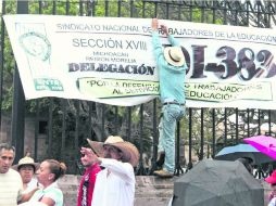 El viernes miembros de la CNTE marcharán hacia la Ciudad de México, donde participarán en una movilización nacional. NTX /