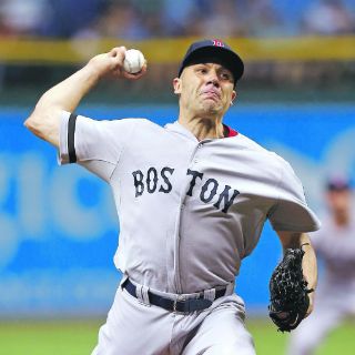 Alfredo Aceves sale en rescate de los Medias Rojas