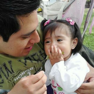 Papás prefieren ''gran abrazo'' que regalo costoso