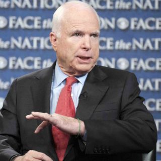 McCain apoya anuncio de enviar armas a rebeldes sirios